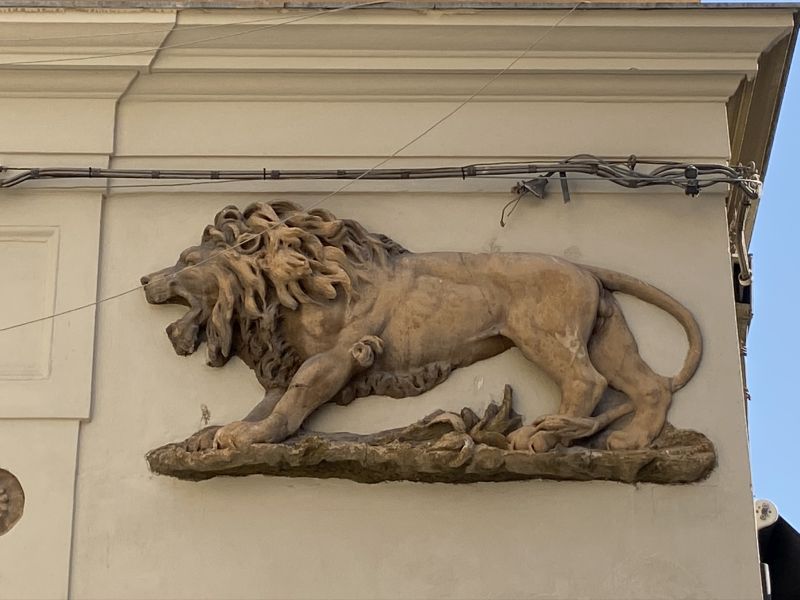 Il leo bibens, simbolo della Drogheria Florio [Foto: Maria Teresa Natale, CC BY NC SA]
